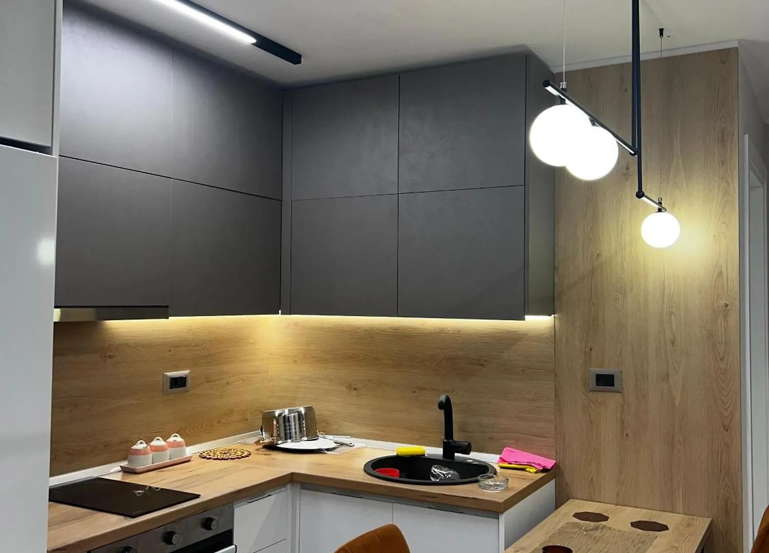 Urban Elderwood Haven Apartment Tirana Albania